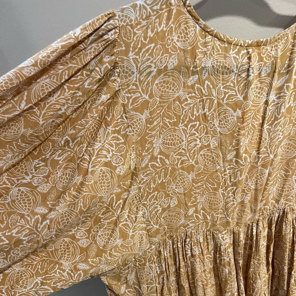 NWT Sonmer light weight Women’s mustard Floral dress with big sleeves - Picture 7 of 10